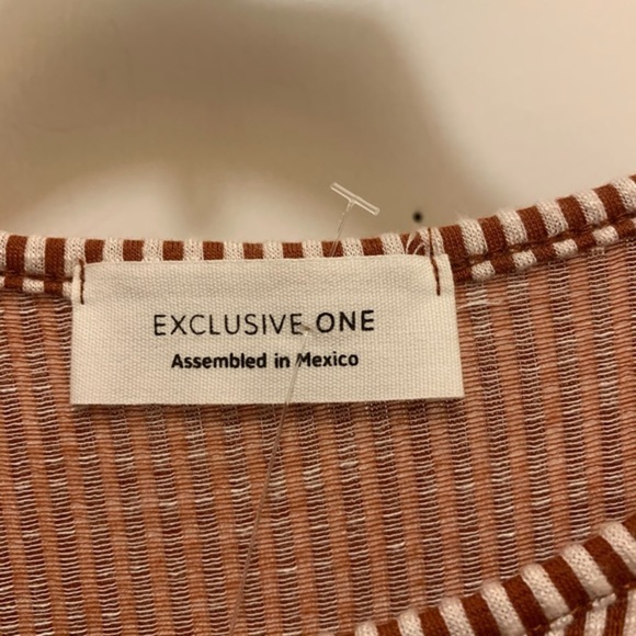 Exclusive One Top Size M NWT - Picture 3 of 6